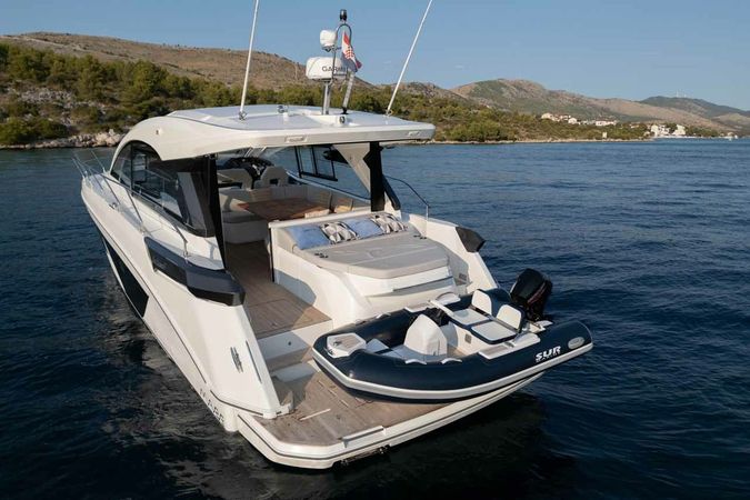 Beneteau Gran Turismo 45 | Holly Four