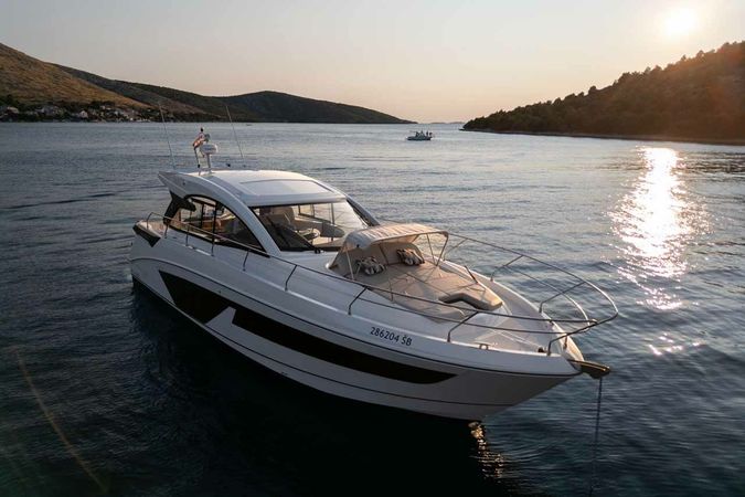 Beneteau Gran Turismo 45 | Holly Four