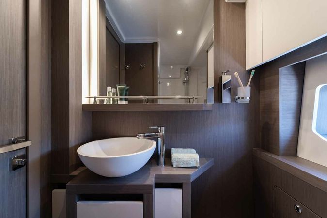 Beneteau Gran Turismo 45 | Holly Four