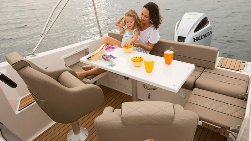 Atlantic Marine Suncruiser 690 | 22