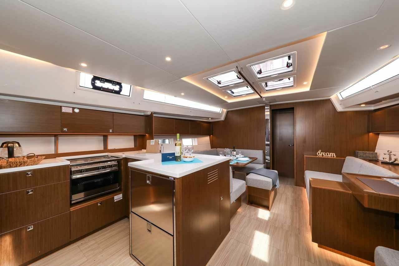 Bavaria C50 | Hangover