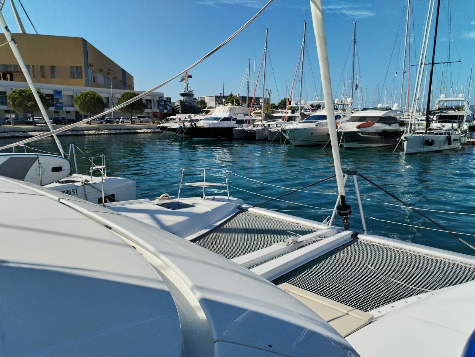 Lagoon 46 | Galathea