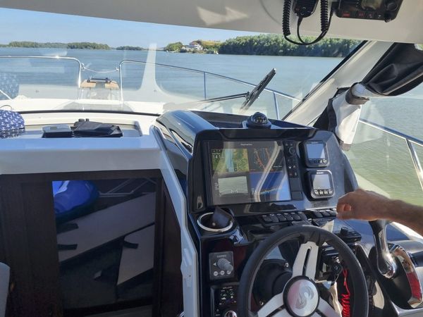 Beneteau Antares 9 | Bella Vista