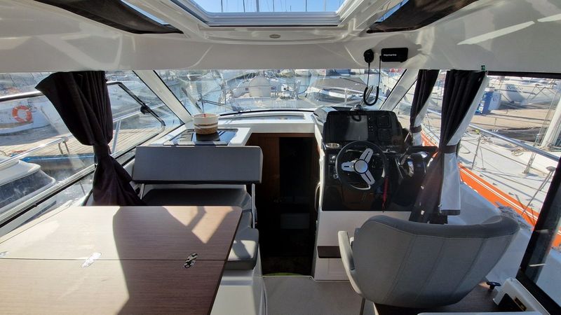 Beneteau Antares 9 | Bella Vista