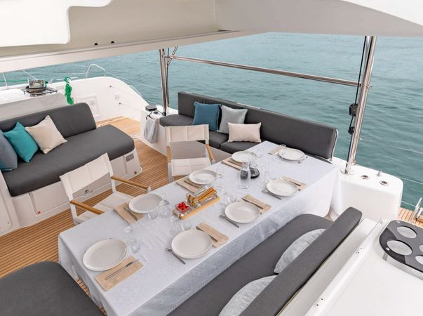 Lagoon 46 | Initials