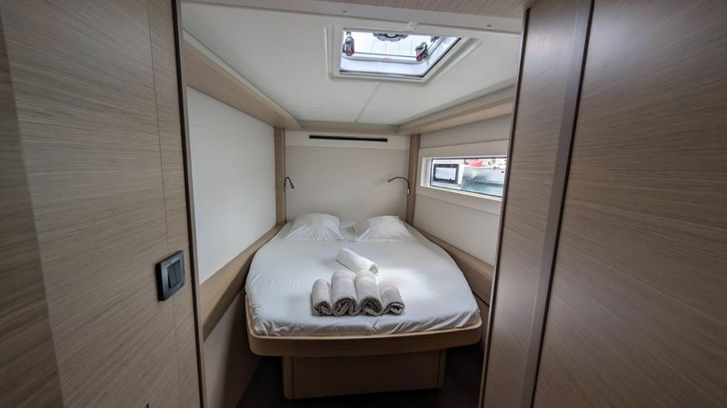 Lagoon 46 | Initials