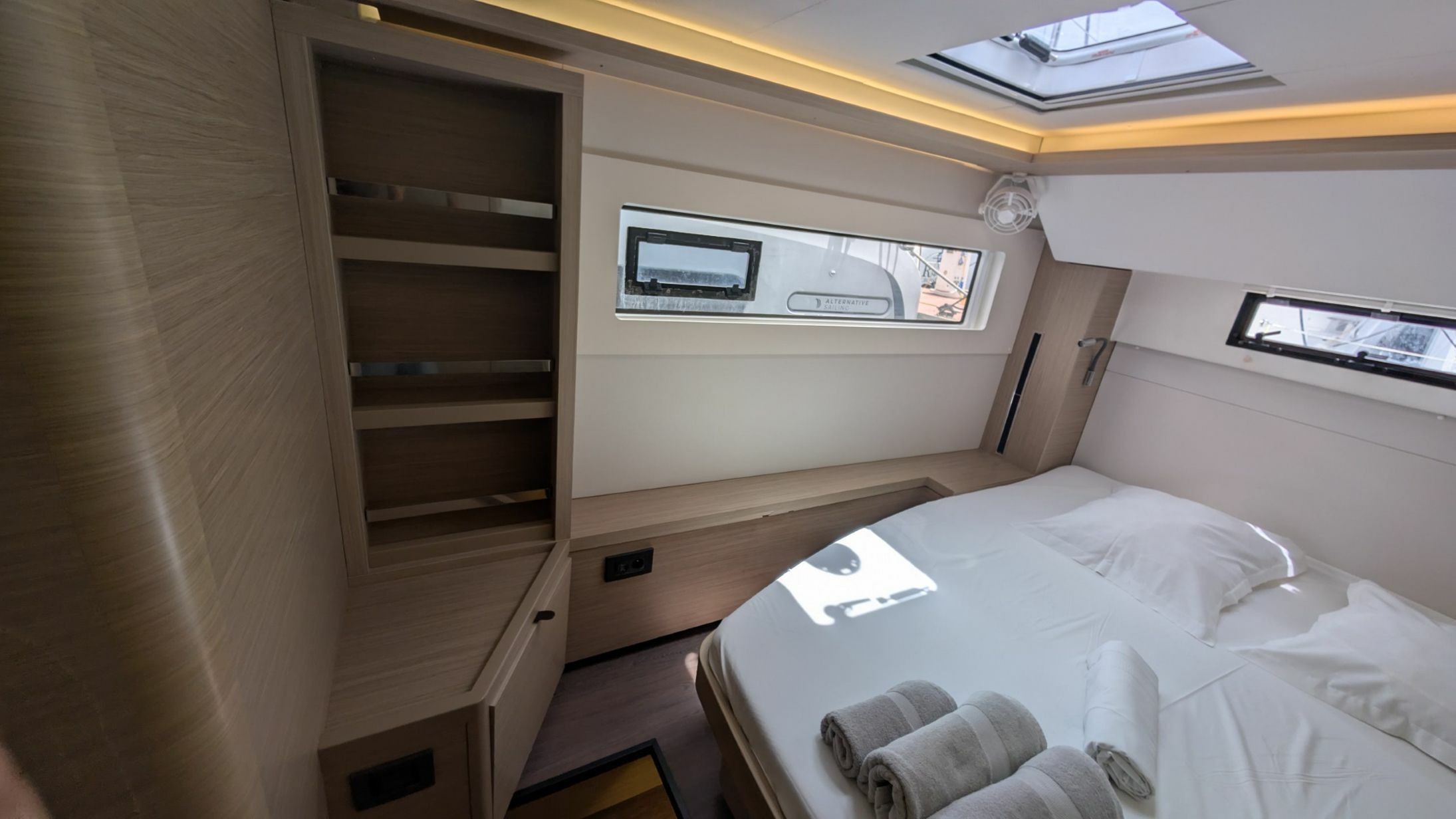 Lagoon 46 | Initials