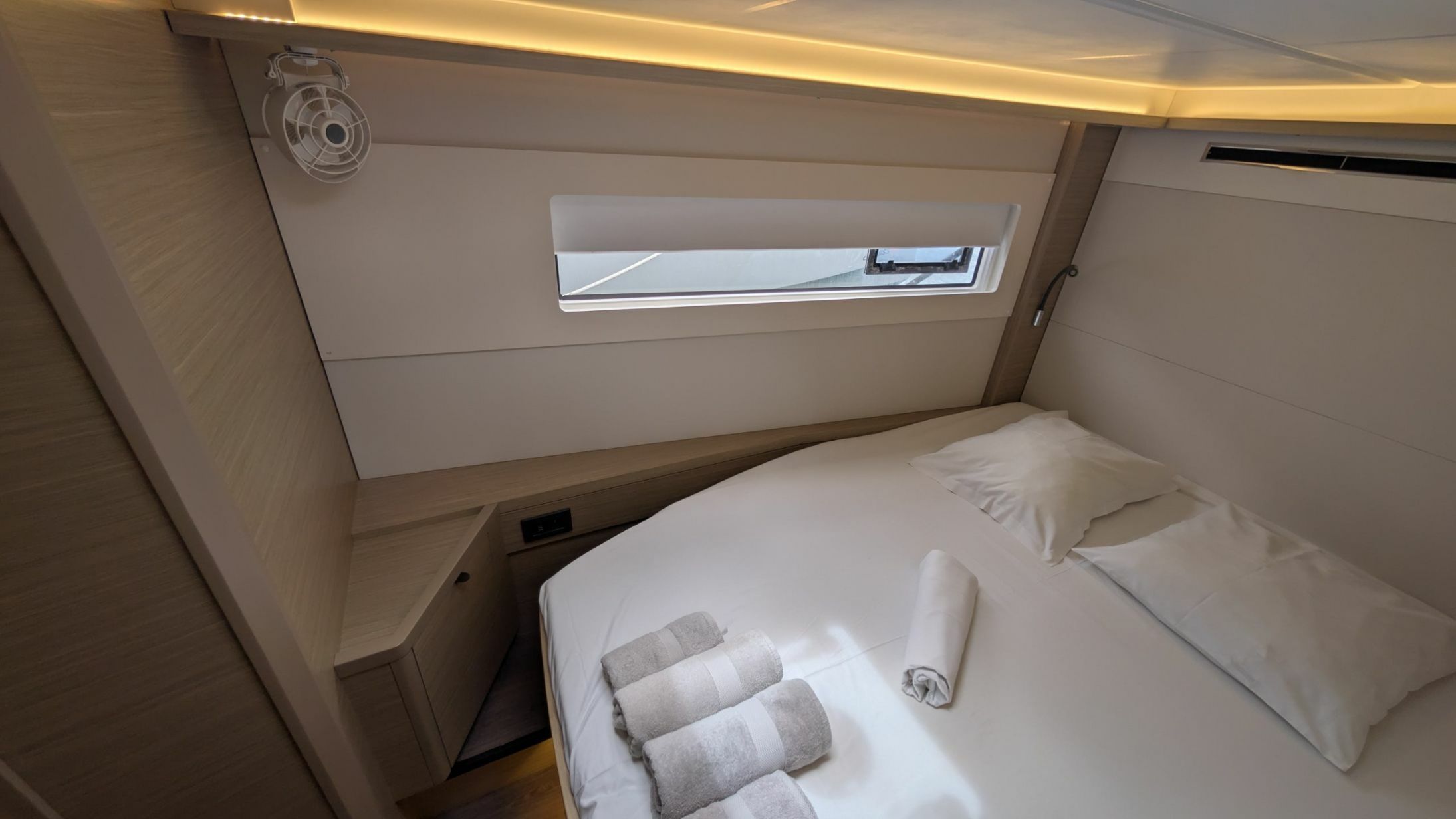 Lagoon 46 | Initials