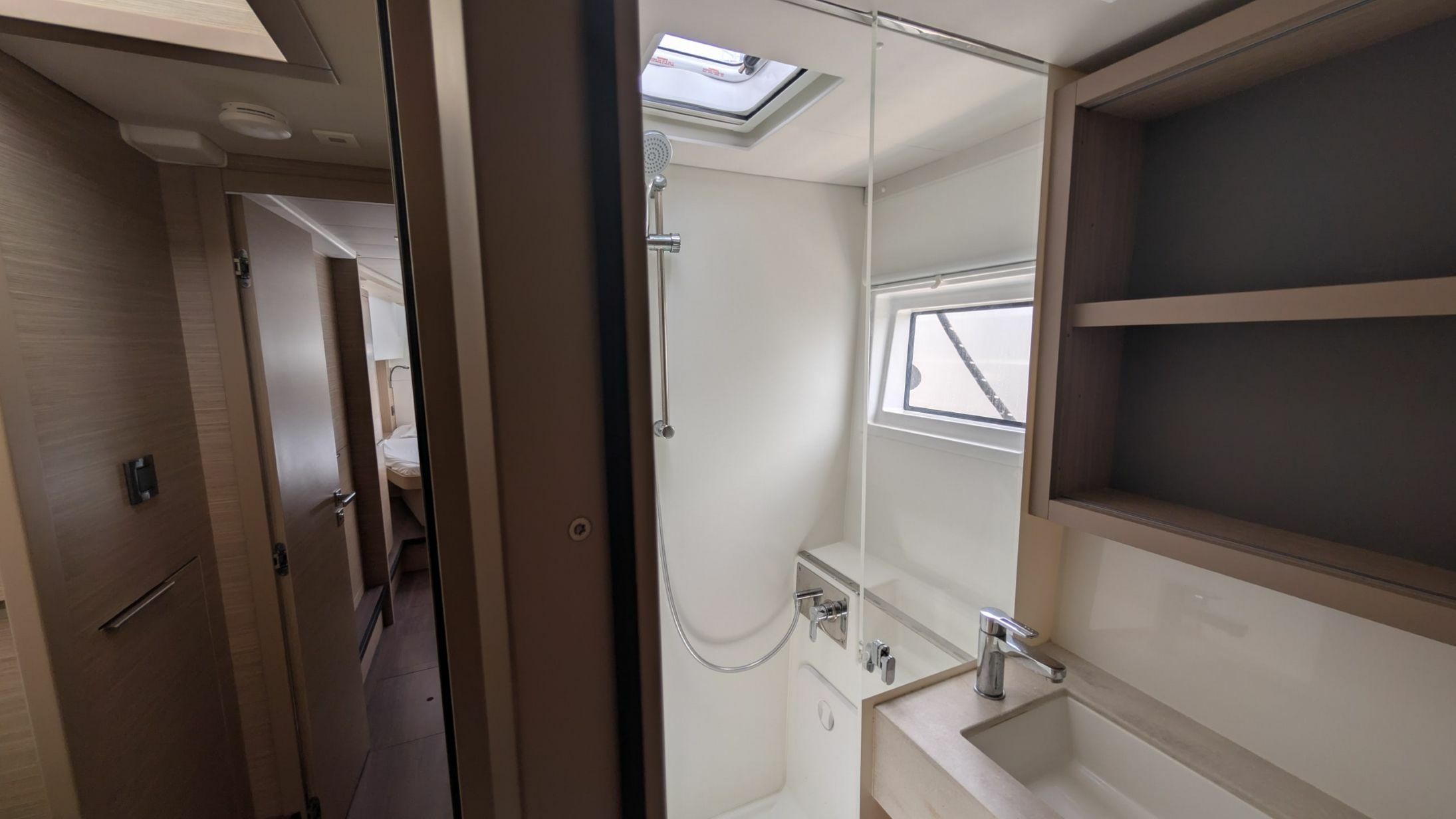 Lagoon 46 | Initials