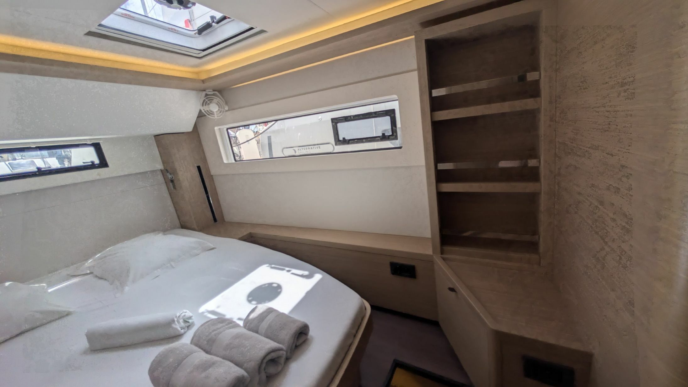 Lagoon 46 | Initials