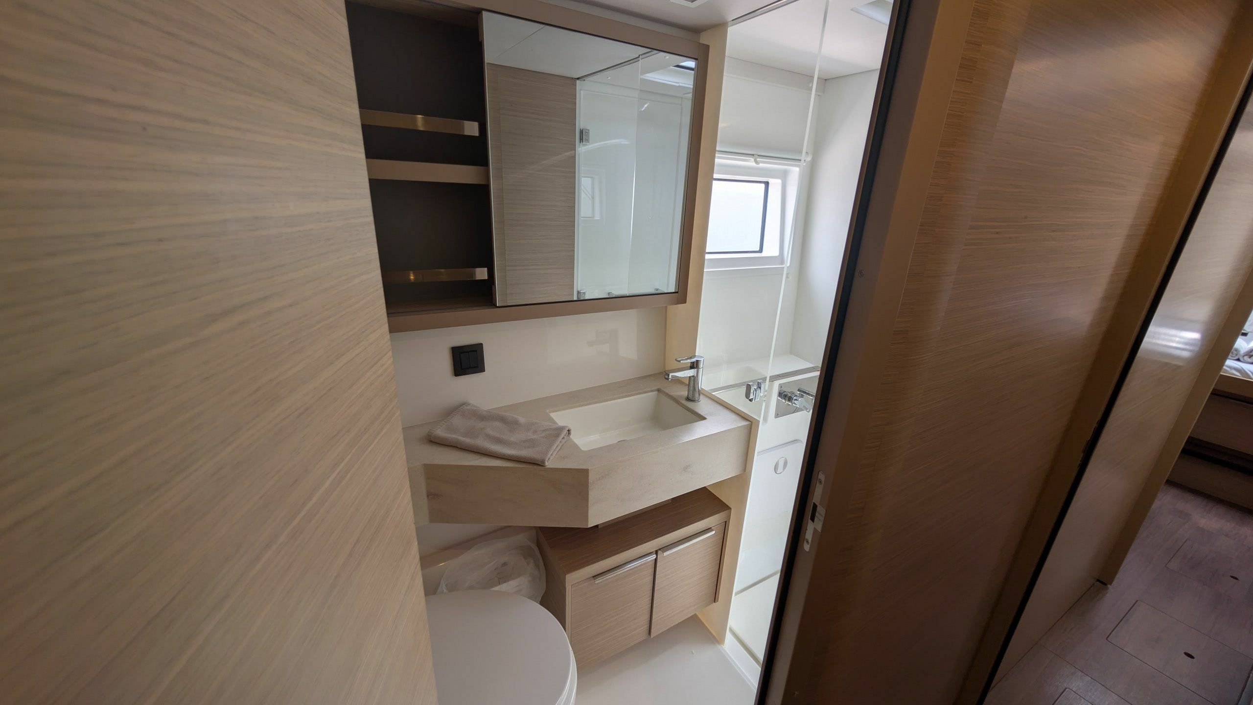 Lagoon 46 | Initials