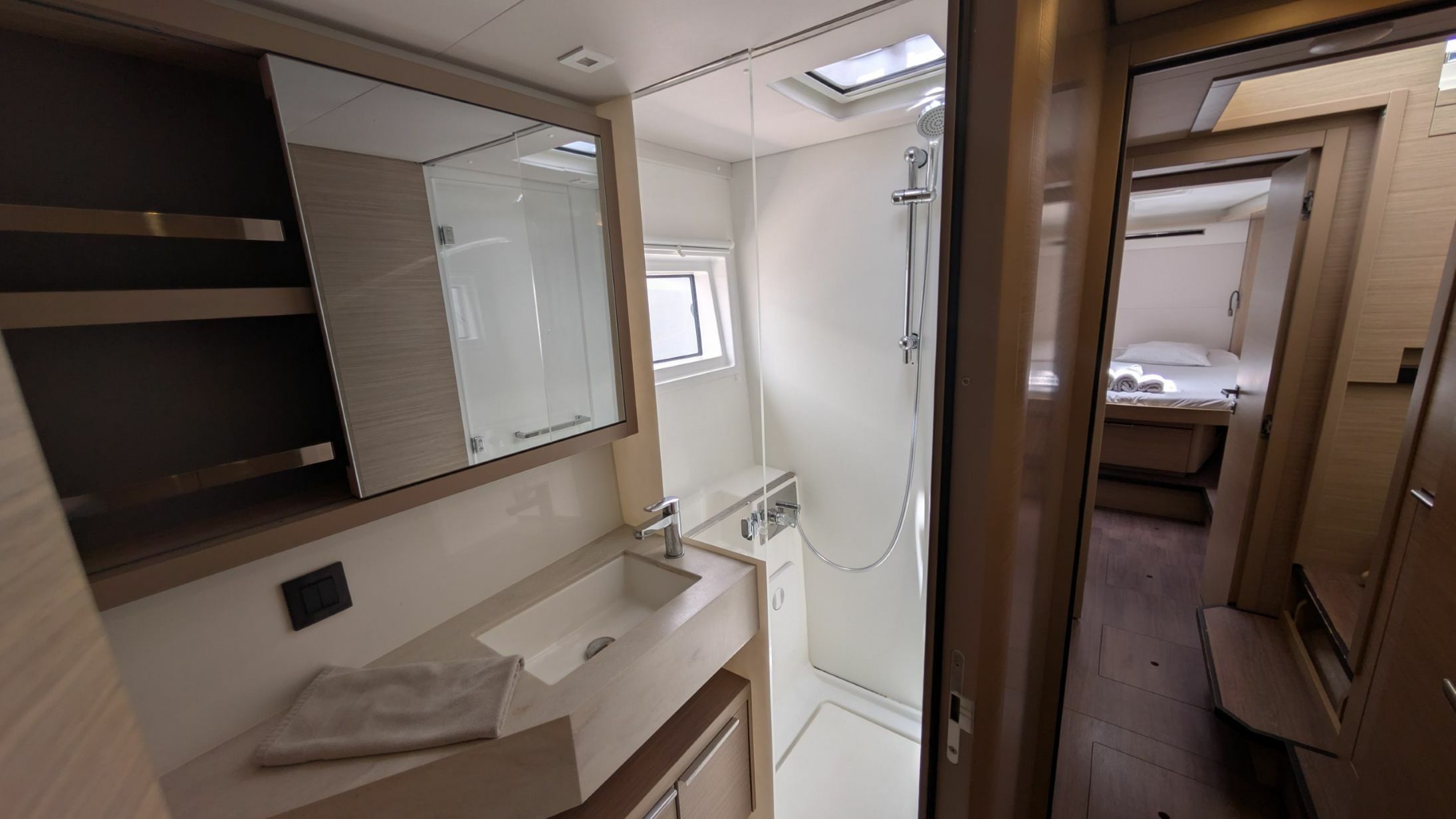 Lagoon 46 | Initials