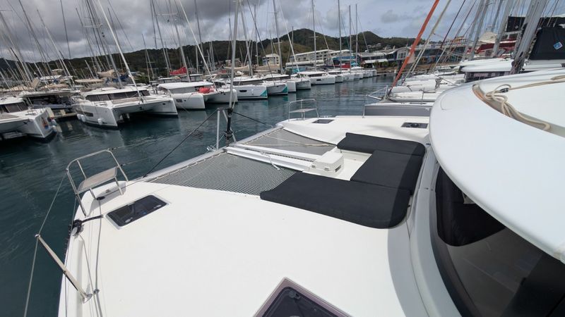 Lagoon 46 | Initials