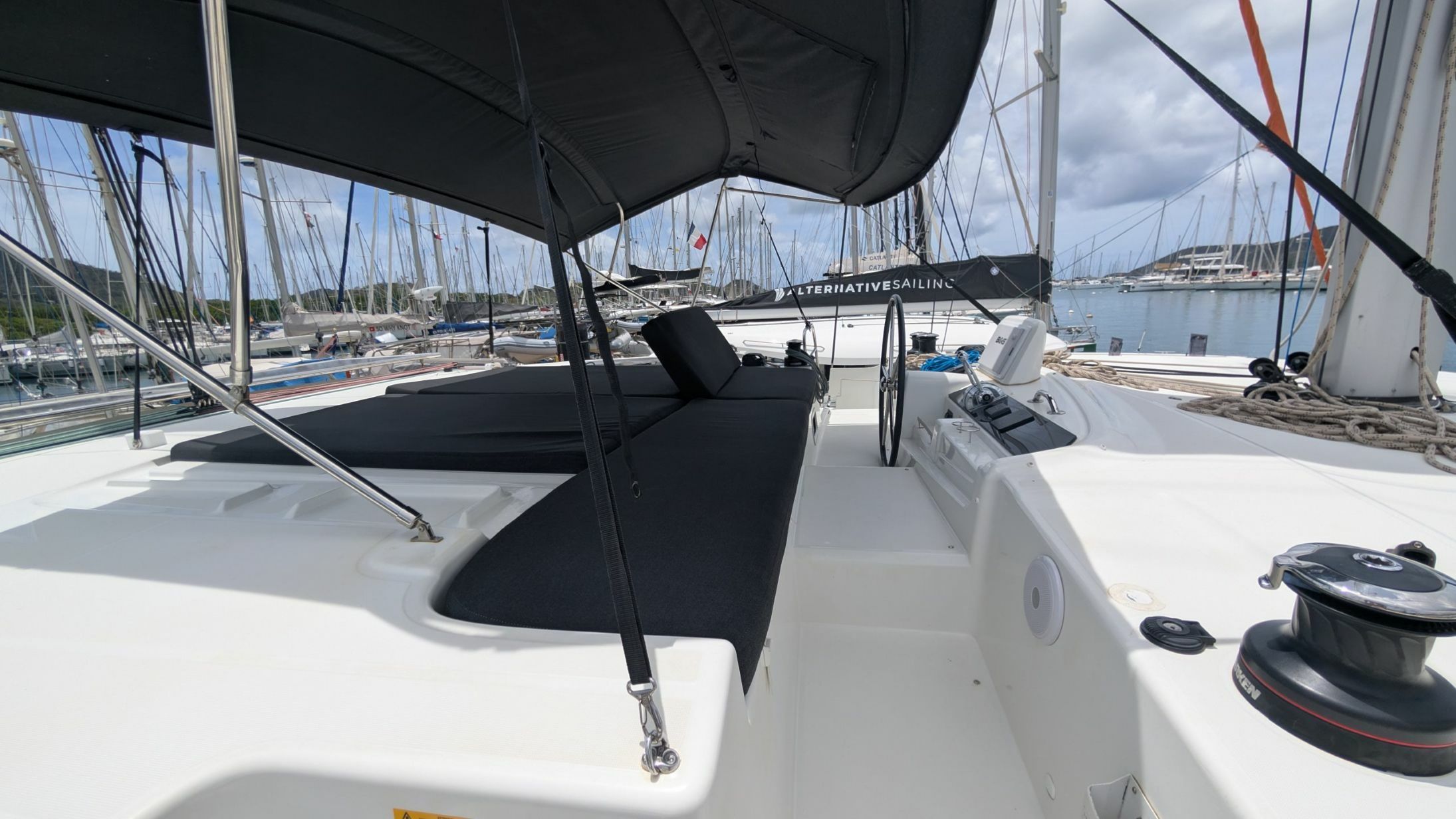 Lagoon 46 | Initials