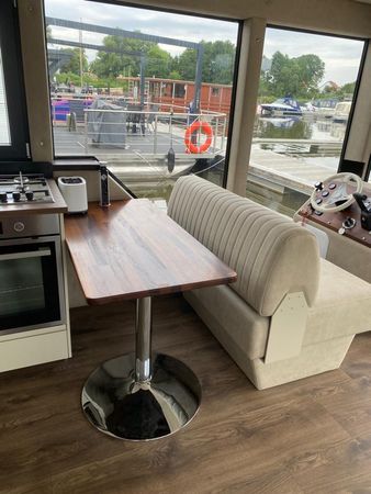 Inter Corpora Demeter 122 | Lubodne