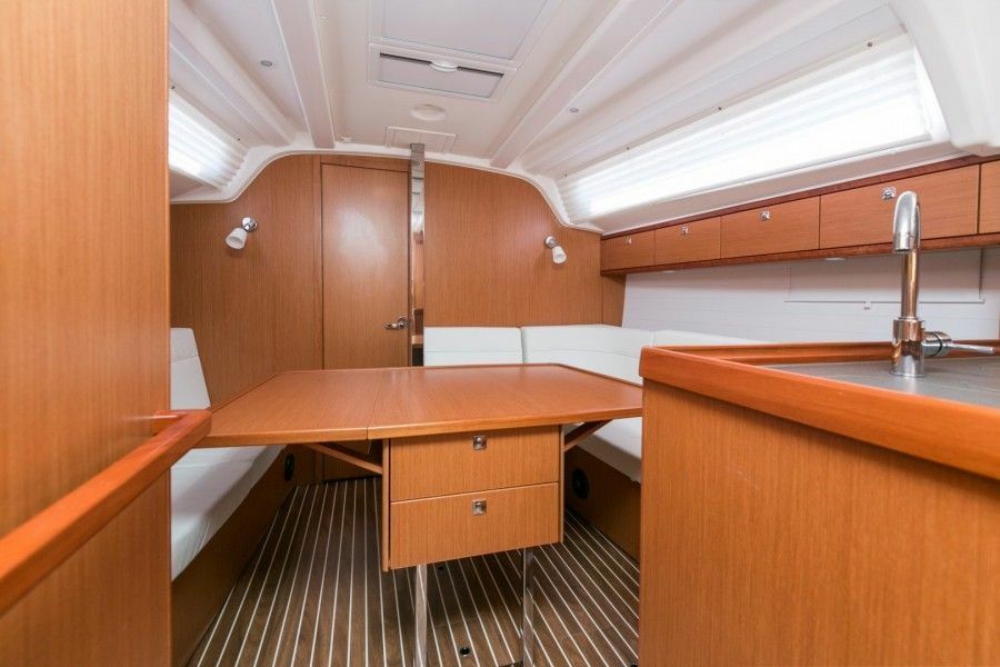 Bavaria Cruiser 37 | Alani