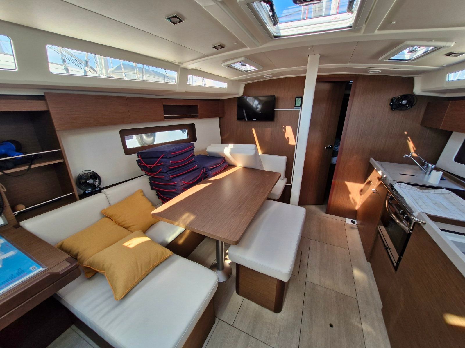 Beneteau Oceanis 37.1 | Agios