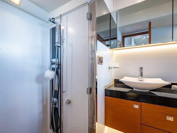 Prestige 500 | Whiskey and waves