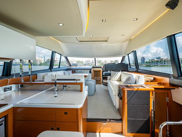 Prestige 500 | Whiskey and waves
