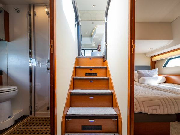 Prestige 500 | Whiskey and waves