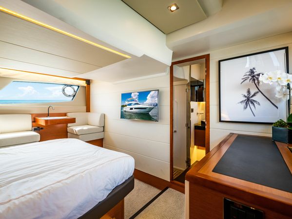 Prestige 500 | Whiskey and waves