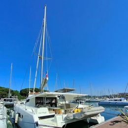 Fountaine Pajot Lucia 40 | Petit Monde