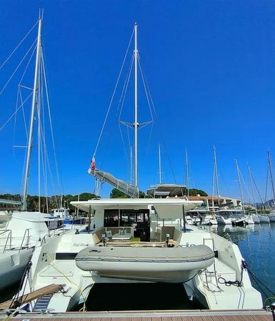 Fountaine Pajot Lucia 40 | Petit Monde