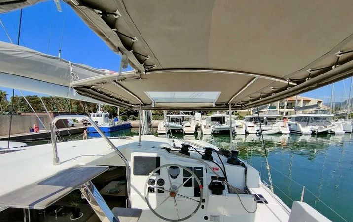 Fountaine Pajot Lucia 40 | Petit Monde