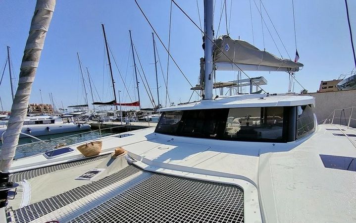 Fountaine Pajot Lucia 40 | Petit Monde