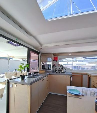 Fountaine Pajot Lucia 40 | Petit Monde