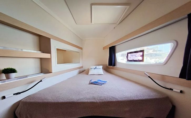 Fountaine Pajot Lucia 40 | Petit Monde