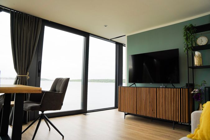 HouseBoatYacht 70 | Merle