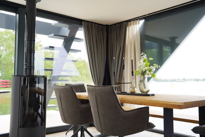 HouseBoatYacht 70 | Merle