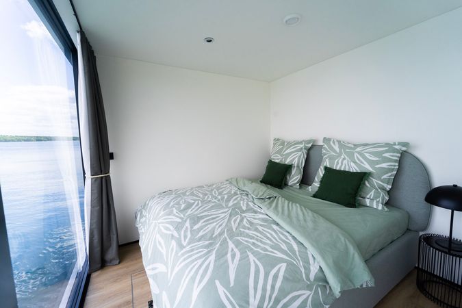 HouseBoatYacht 70 | Merle