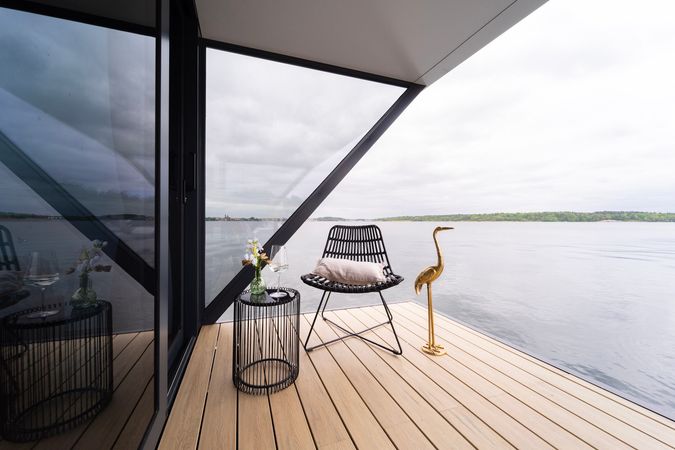 HouseBoatYacht 70 | Merle
