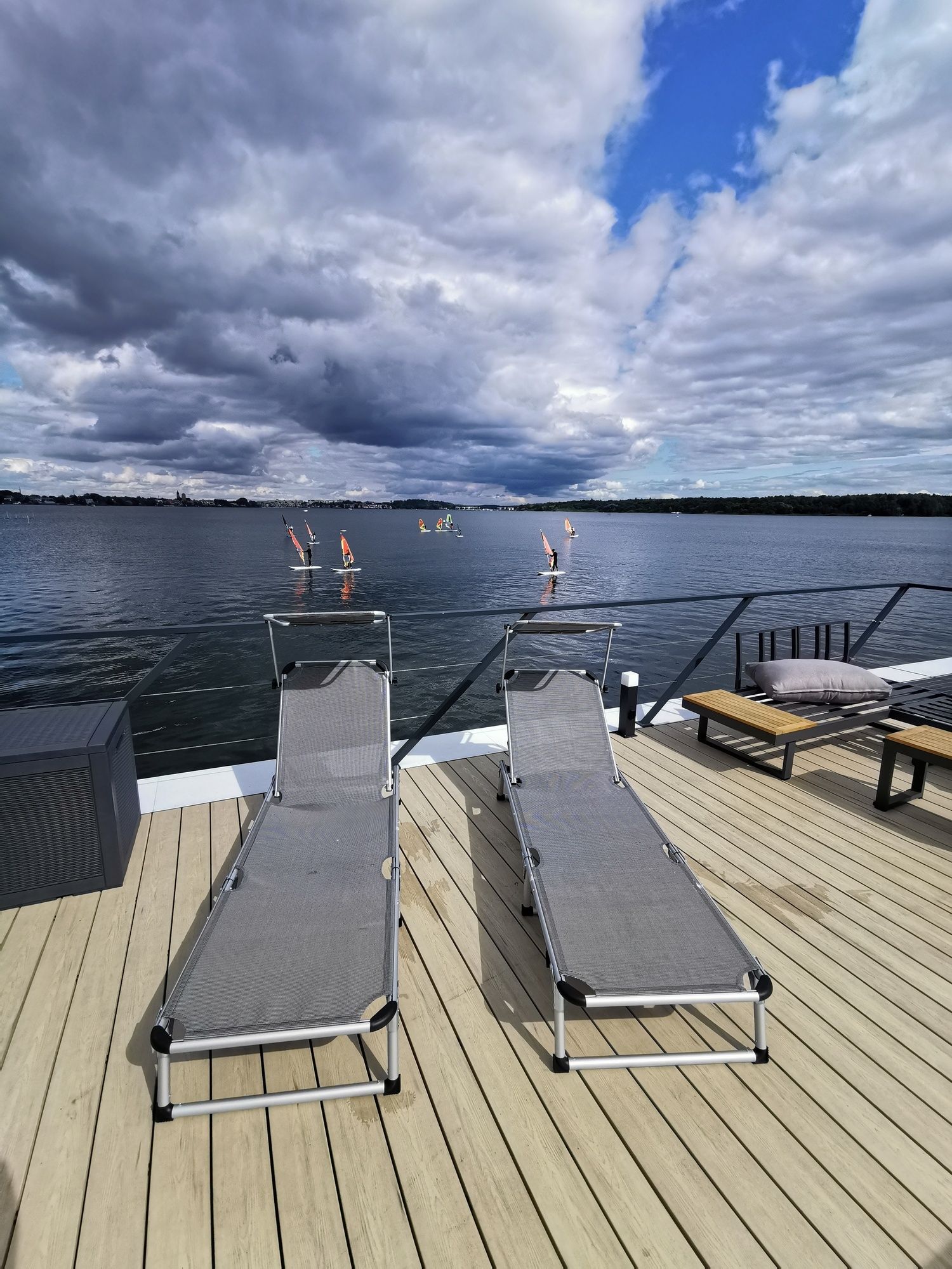 HouseBoatYacht 70 | Merle