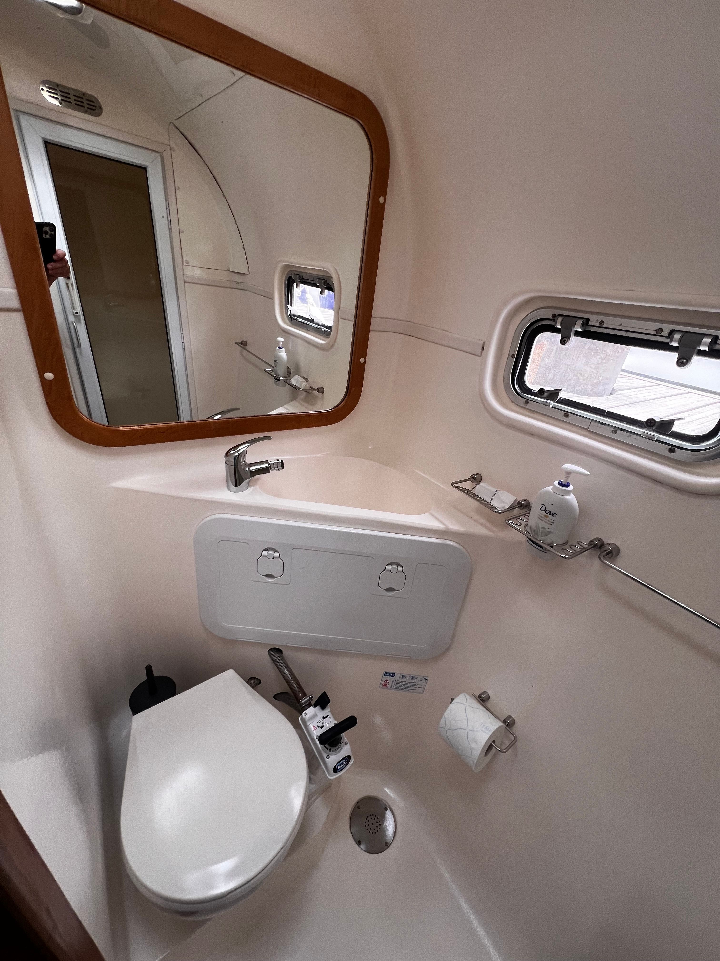 Dean 440 | Akua Aminata