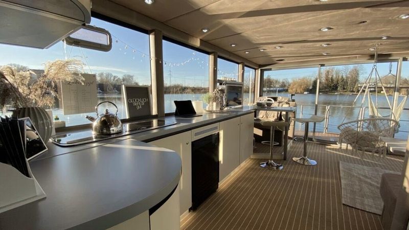 Houseboat Luxboot | Sunshine