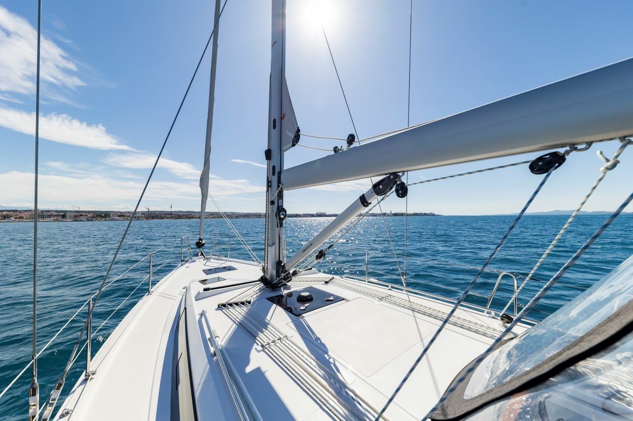 Bavaria C38 | Martini