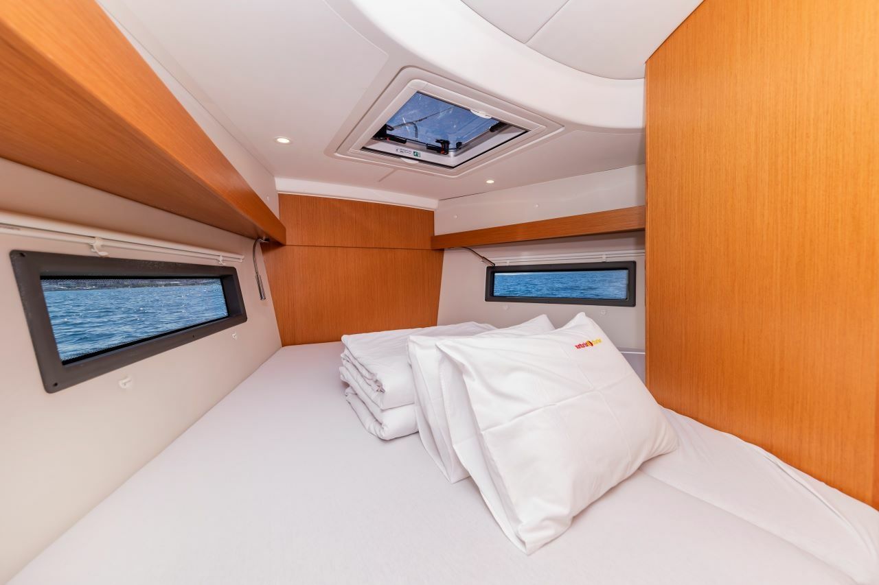 Bavaria C38 | Martini