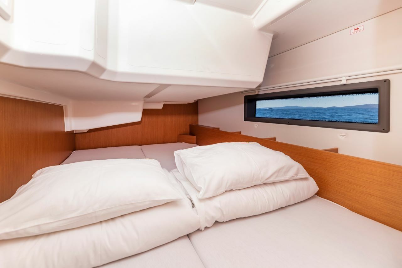 Bavaria C38 | Martini