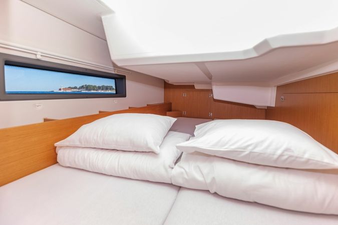 Bavaria C38 | Martini