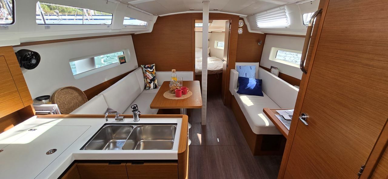 Jeanneau Sun Odyssey 380 | Princess Anja