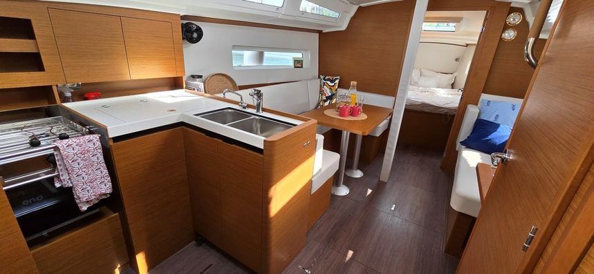 Jeanneau Sun Odyssey 380 | Princess Marija