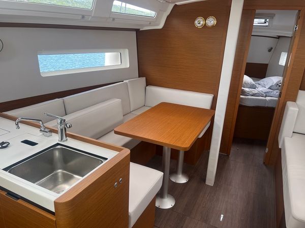 Jeanneau Sun Odyssey 380 | Princess Lara