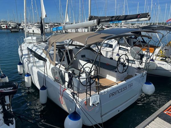 Jeanneau Sun Odyssey 380 | Princess Tia