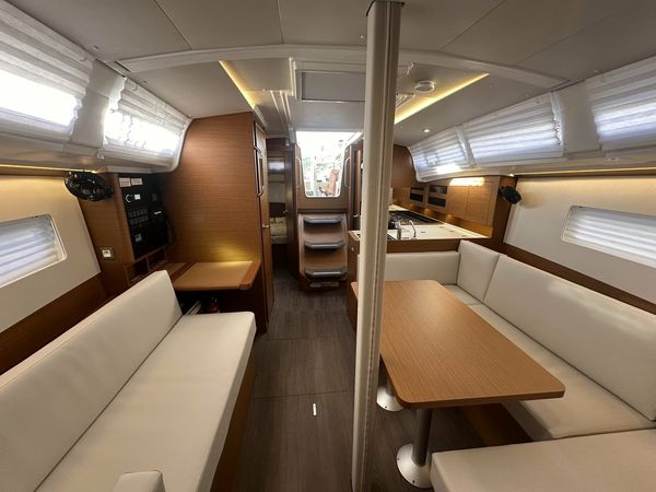 Jeanneau Sun Odyssey 380 | Princess Tia