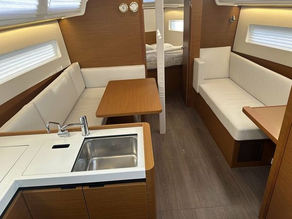 Jeanneau Sun Odyssey 380 | Princess Tia