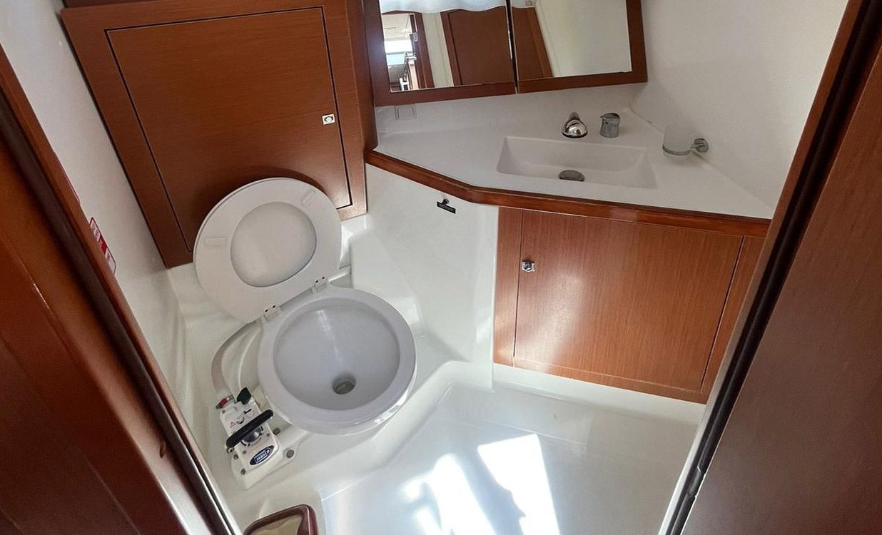 Beneteau Oceanis 45 | Ada 3