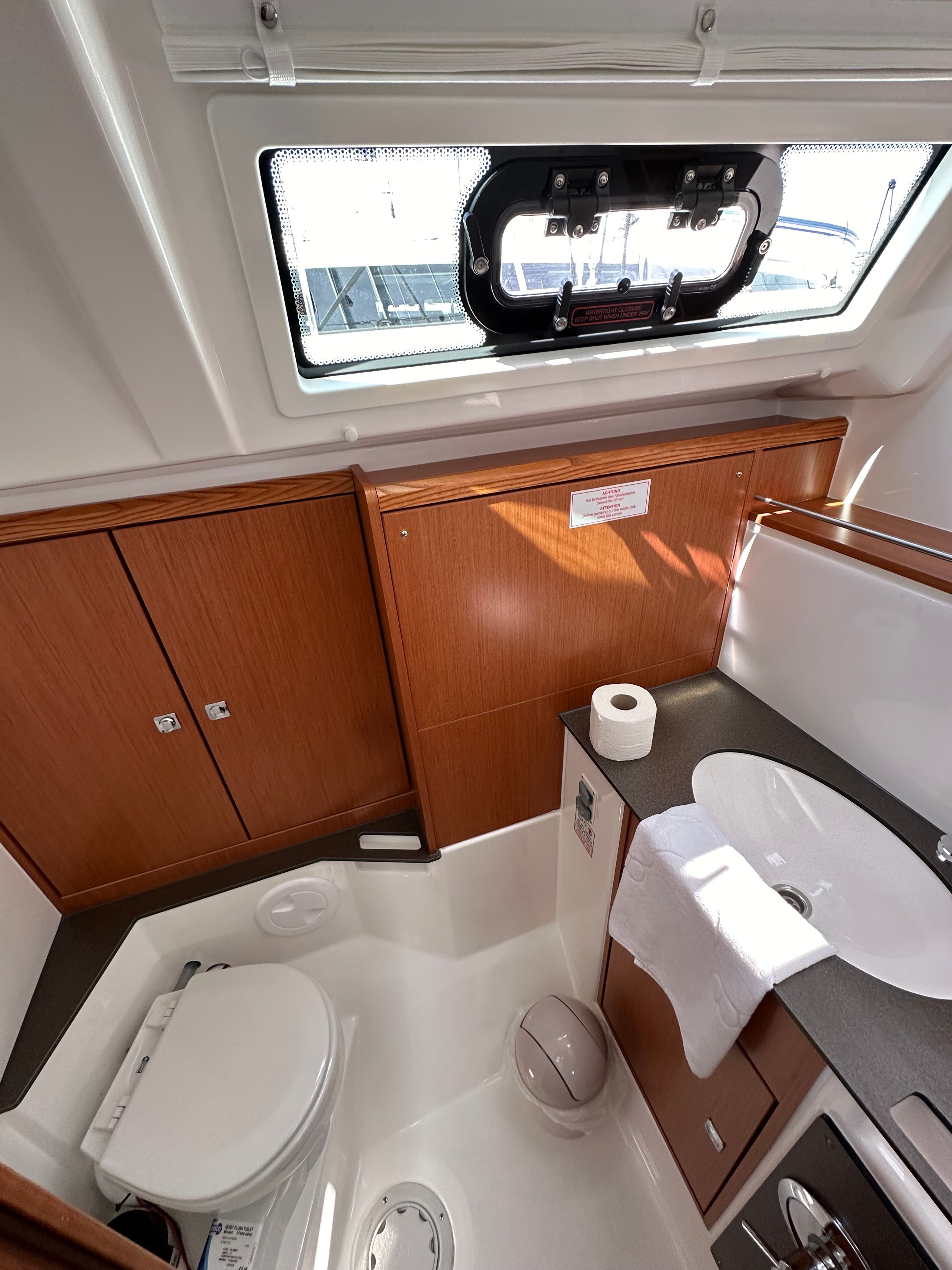 Bavaria Cruiser 37 | Crypto